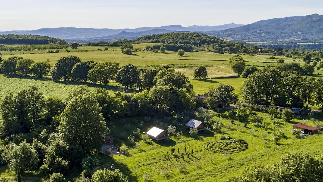 Glamping In Toscana, Luxury Tents In Agriturismo Biologico Hotel Sorano