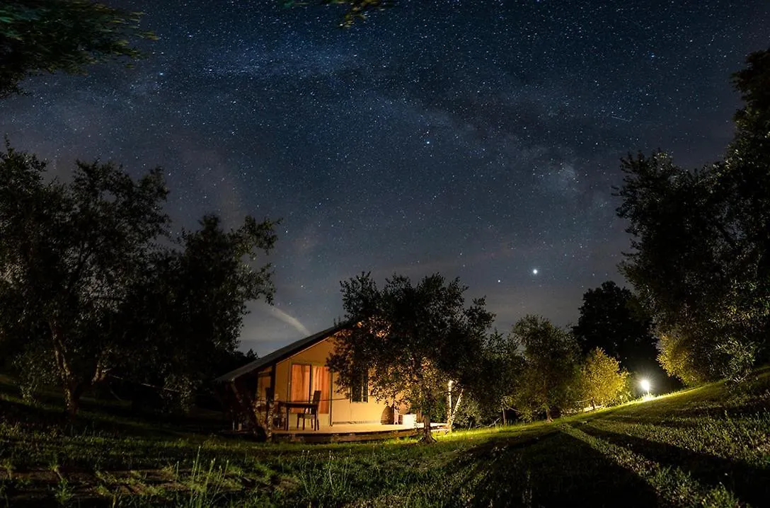 Glamping In Toscana, Luxury Tents In Agriturismo Biologico Hotel Sorano