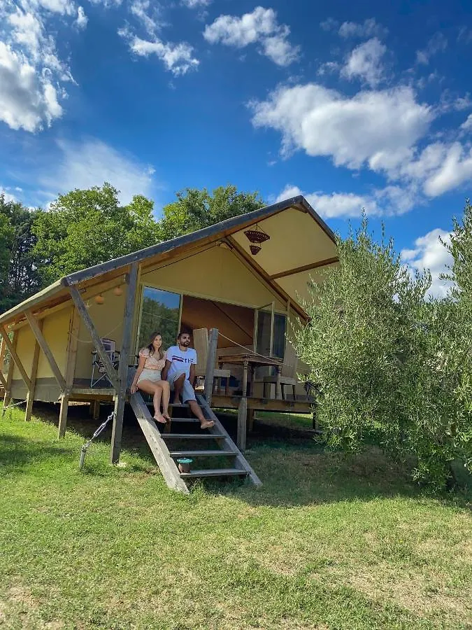 Glamping In Toscana, Luxury Tents In Agriturismo Biologico Hotel Sorano