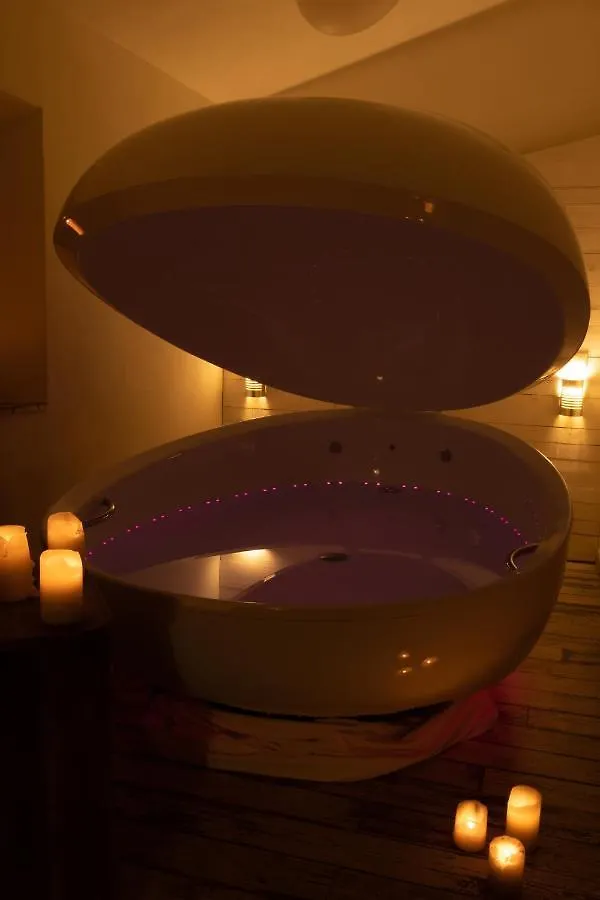 Glamping In Toscana, Luxury Tents In Agriturismo Biologico Hotel Sorano