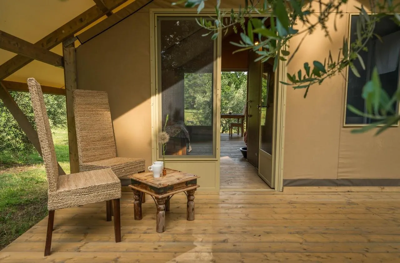 Glamping In Toscana, Luxury Tents In Agriturismo Biologico Hotel Sorano  Italy