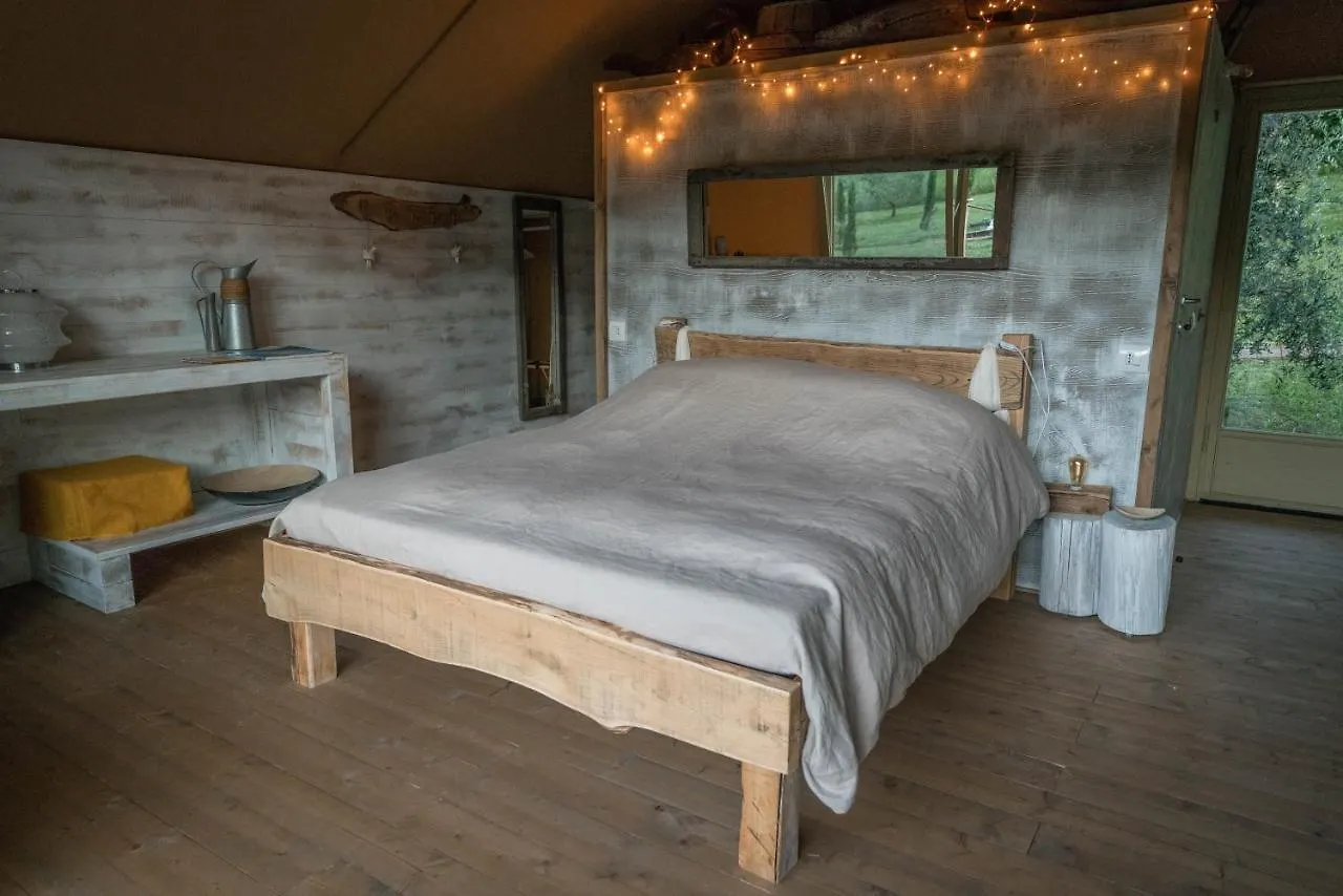 Glamping In Toscana, Luxury Tents In Agriturismo Biologico Hotel Sorano  Italy