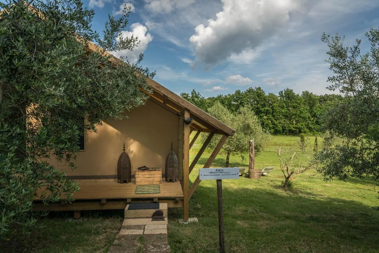 Glamping In Toscana, Luxury Tents In Agriturismo Biologico Hotel Sorano