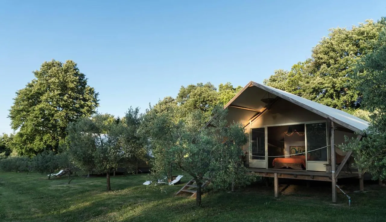 Glamping In Toscana, Luxury Tents In Agriturismo Biologico Hotel Sorano
